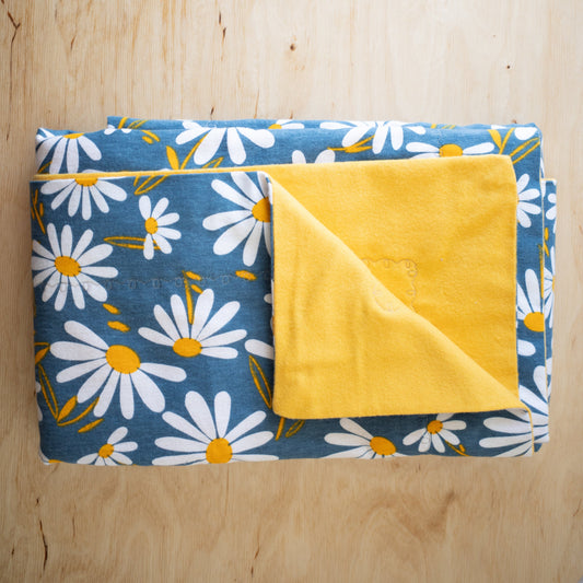 Daisy Flannel Baby Blanket